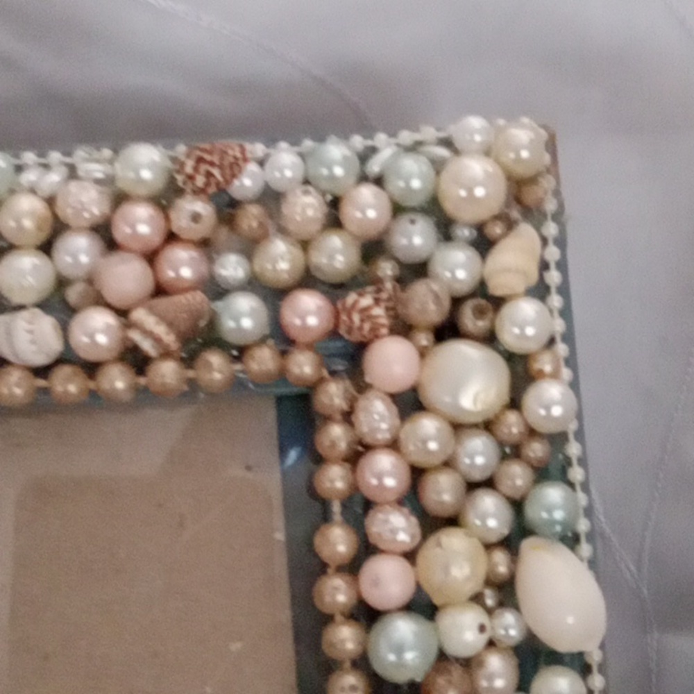 Beautiful Beaded Seashell Picture Frame - Picture 4 of 10